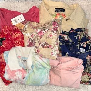 VINTAGE‎ BUNDLE WITH 6 WOMENS  TOPS AND 1 JACKET - SOME WITH TAGS.
MIXED SIZES